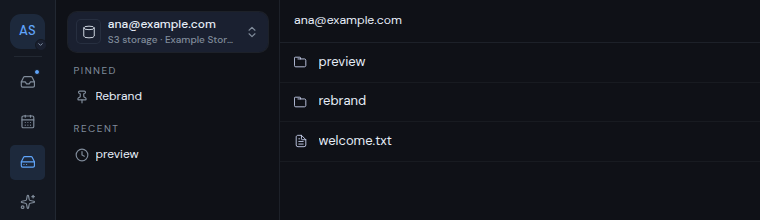 The drive sidebar with a pinned folder and the storage line