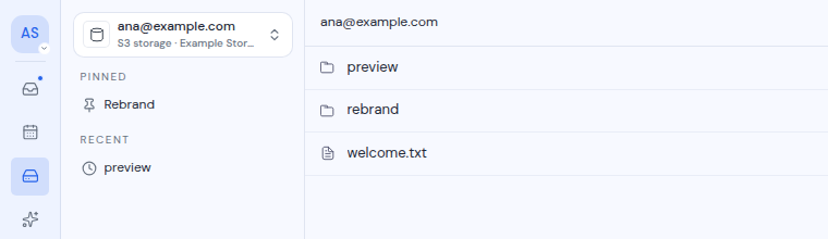 The drive sidebar with a pinned folder and the storage line
